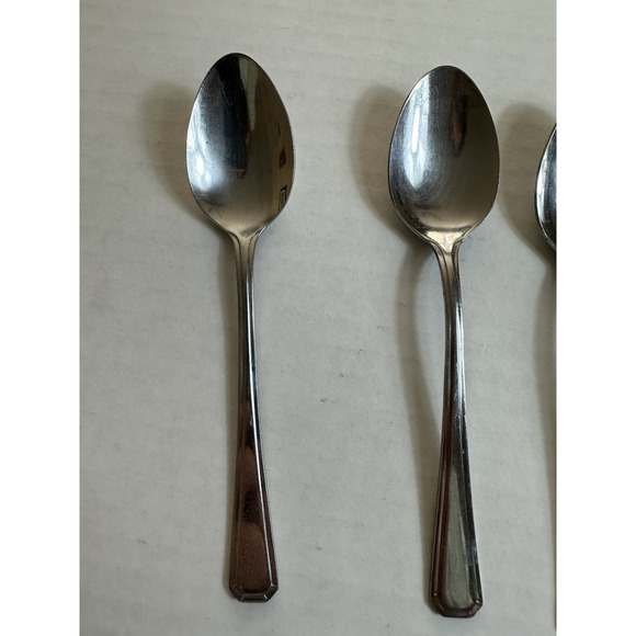 Spoons Assorted Stainless Lot/set of 8 Matching Designs. Tea spoons, Silver - Picture 2 of 7